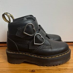 Dr. Martens Devon Hearts boots